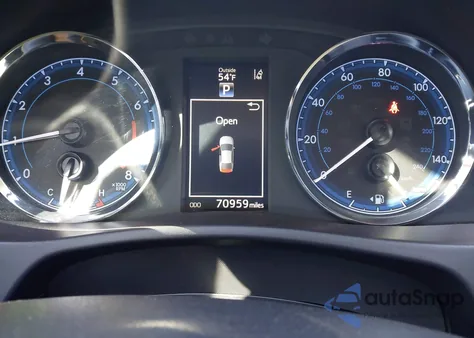 2018 Toyota Corolla Se z USA, uszkodzony, nr VIN 5YFBURHE2JP782973